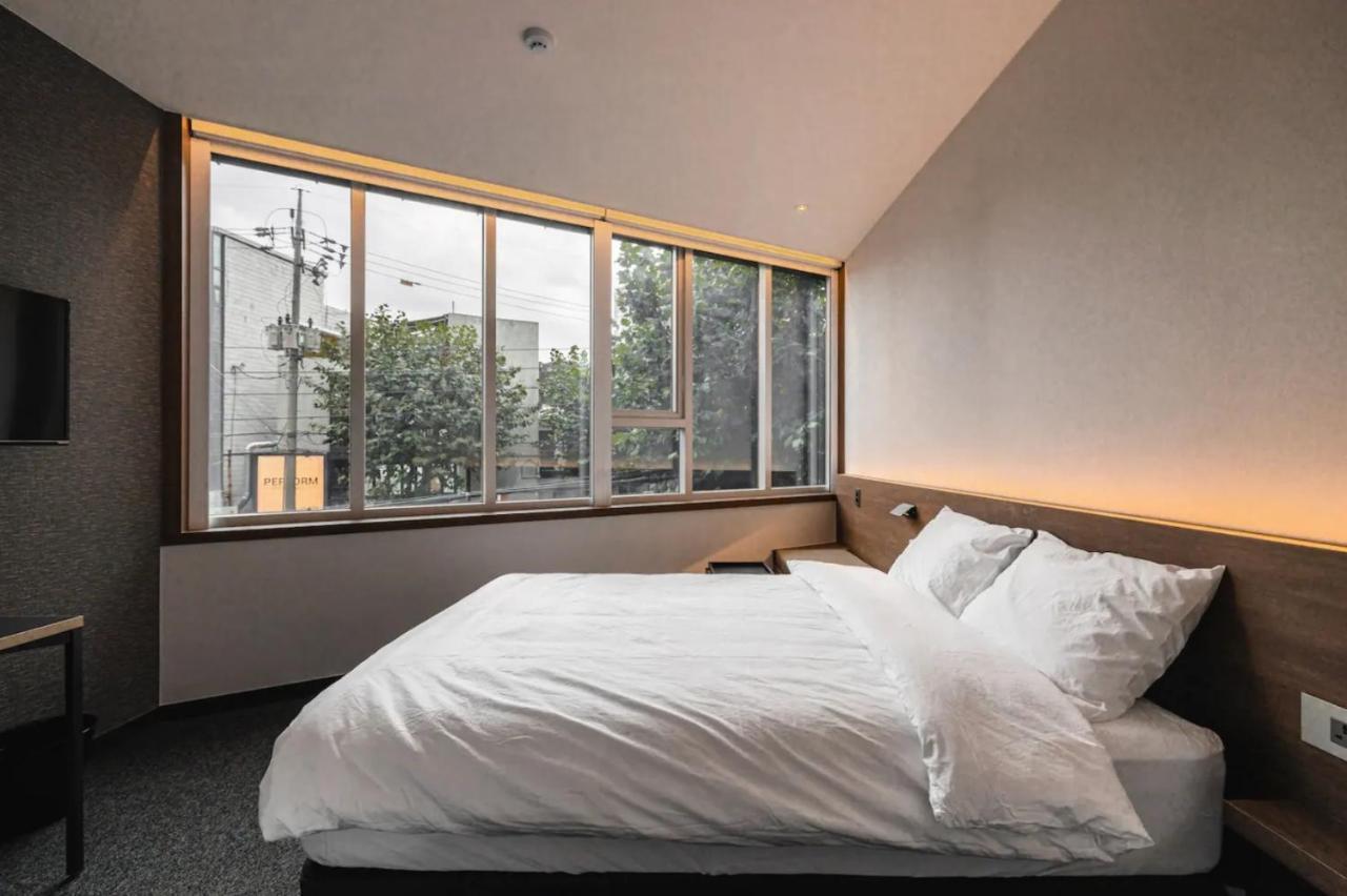 Pillowsopher Hongdae Сеул Экстерьер фото